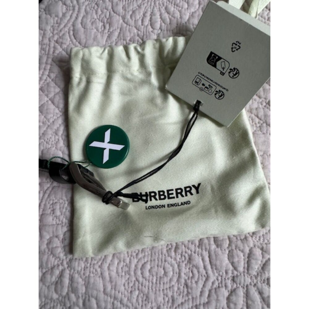NWT Burberry Vintage Check Leather belt, Size US 75. - Picture 4 of 10